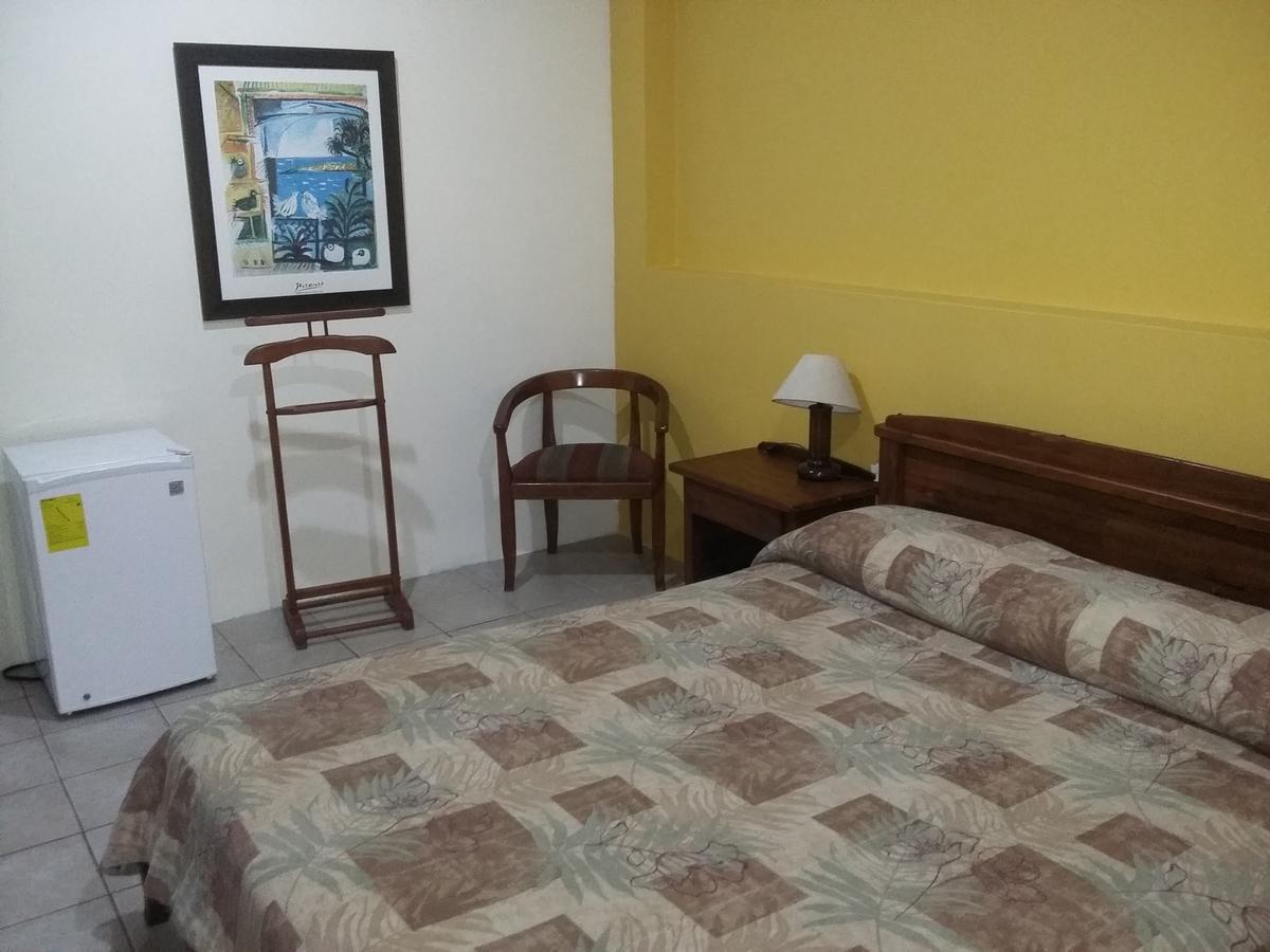Hostal Solar Del Puerto Machala Εξωτερικό φωτογραφία